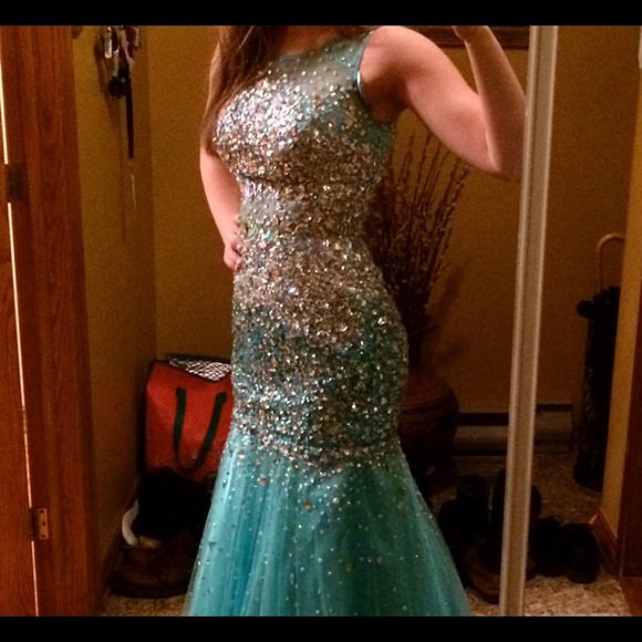 Joseph Ribkoff Mermaid Prom/Wedding Dress - Picture 2 of 13